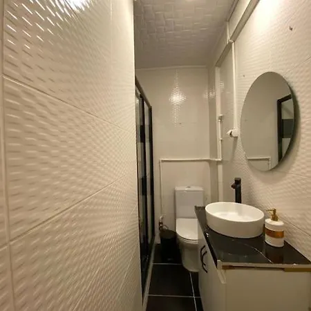 Daire Spacious 3br 3ac Near Metro İstanbul