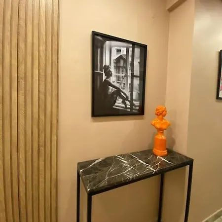 Spacious 3br 3ac Near Metro Daire *