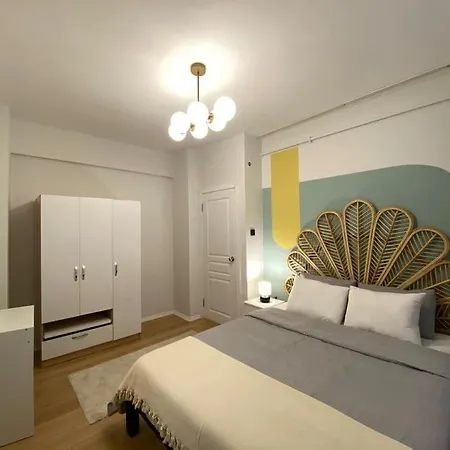 Spacious 3br 3ac Near Metro Daire İstanbul