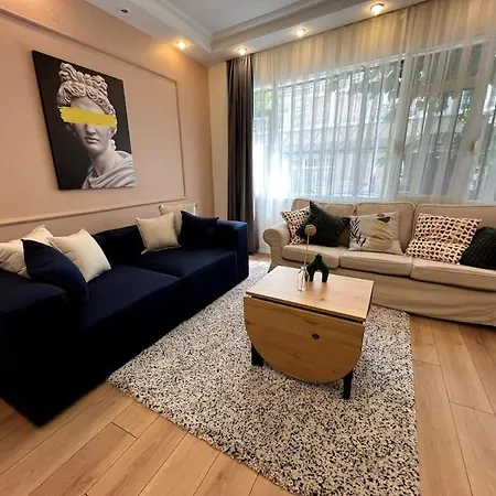 Spacious 3br 3ac Near Metro * İstanbul